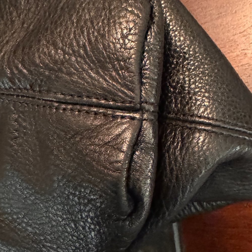 Micheal Kors black leather 2 way purse - Picture 15 of 16